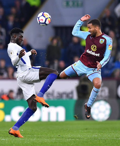 更展现了中 更展现了中